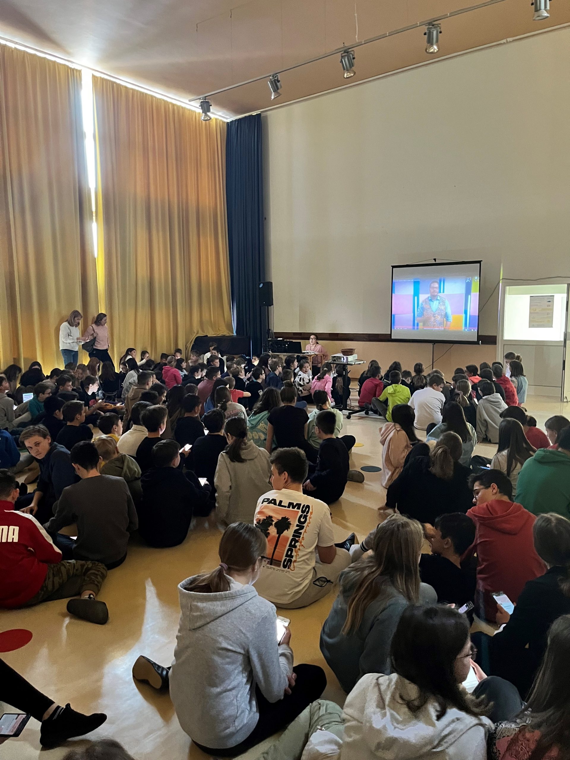 Online-Brainiacs-quiz-at-school_1