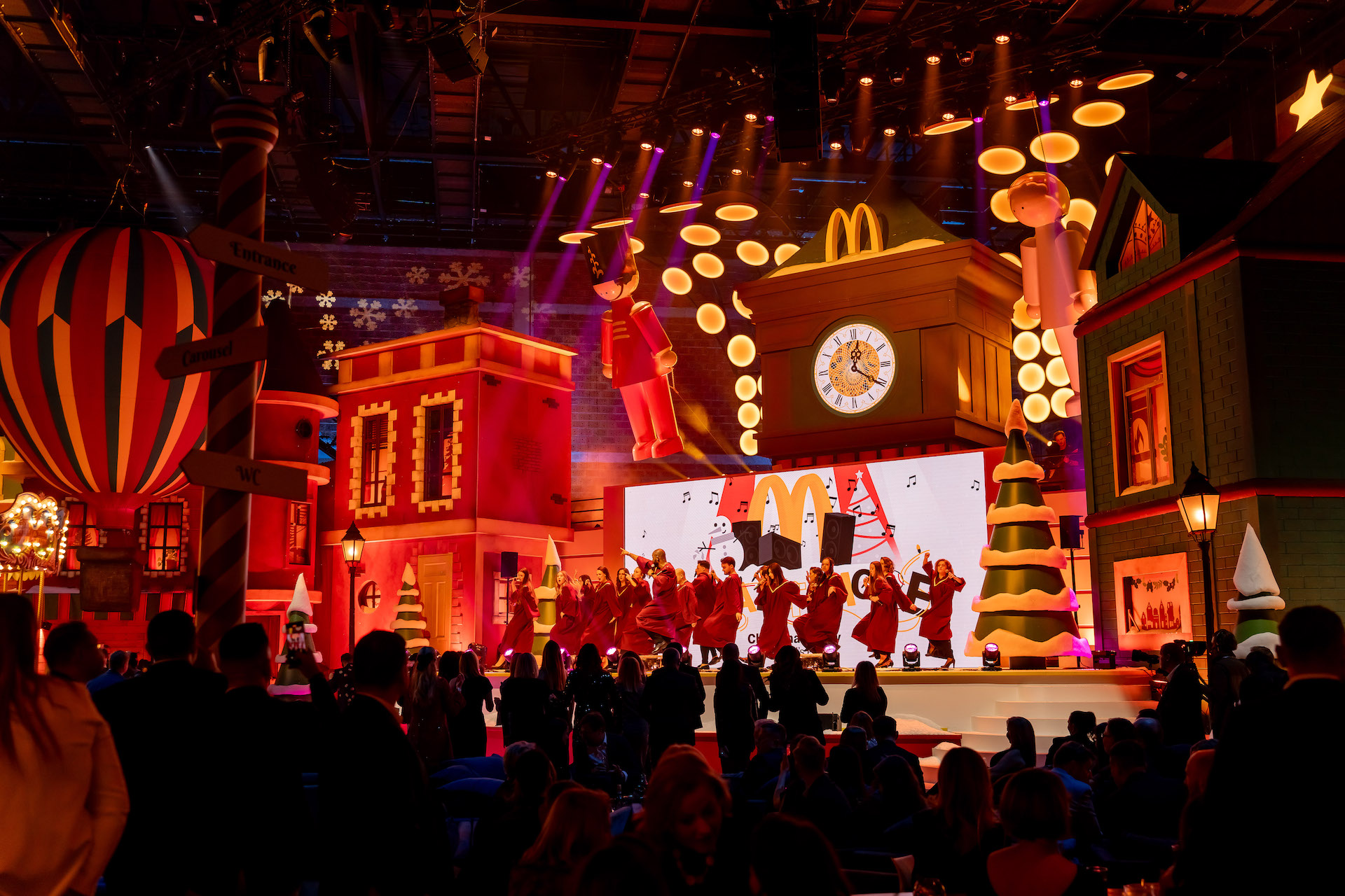 mcdonalds_poland_christmas_party
